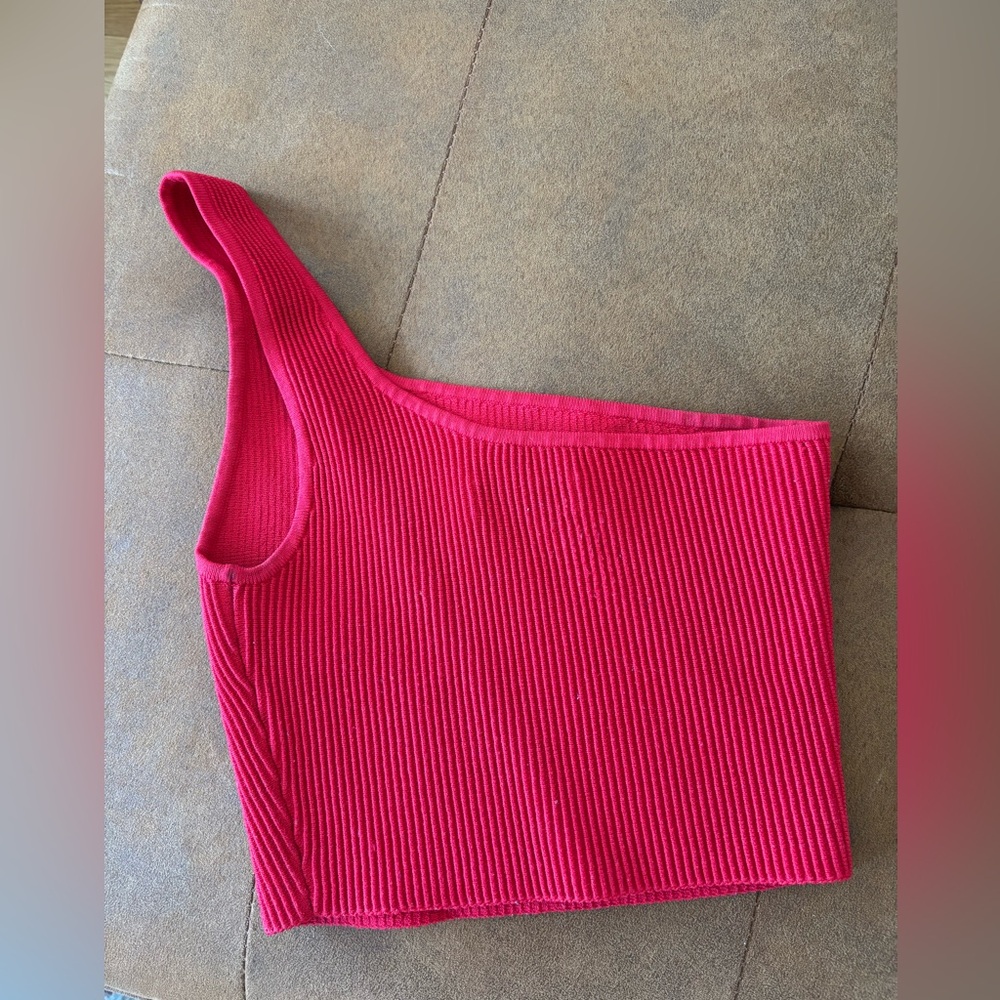 Aritzia Red One-Shoulder Ribbed Top - Picture 2 of 2